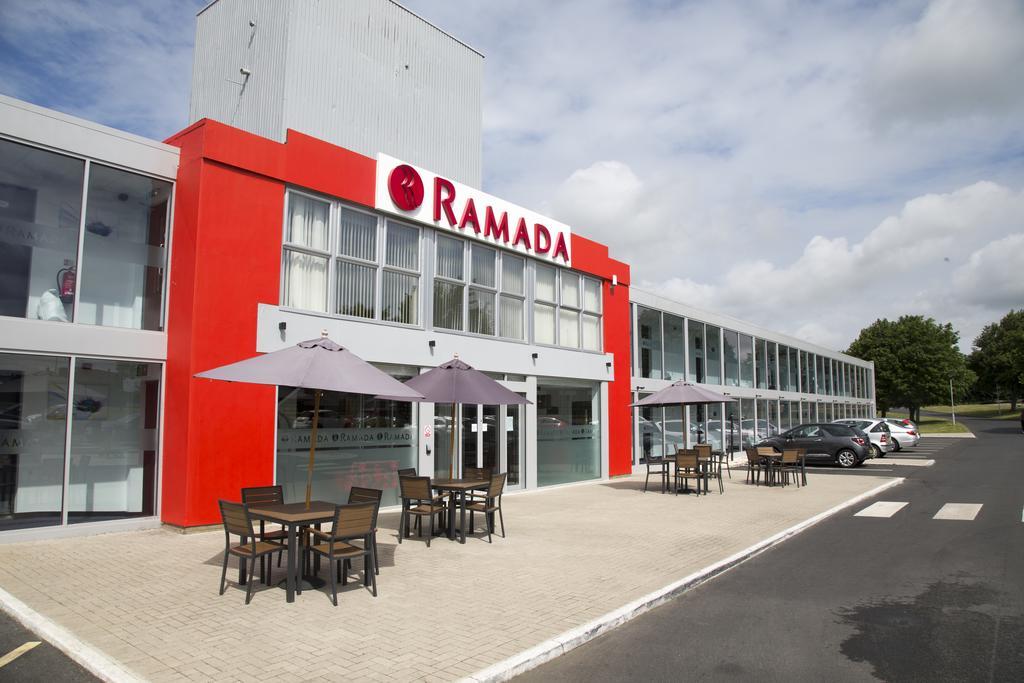 Ramada Milton Keynes Hotel Buitenkant foto