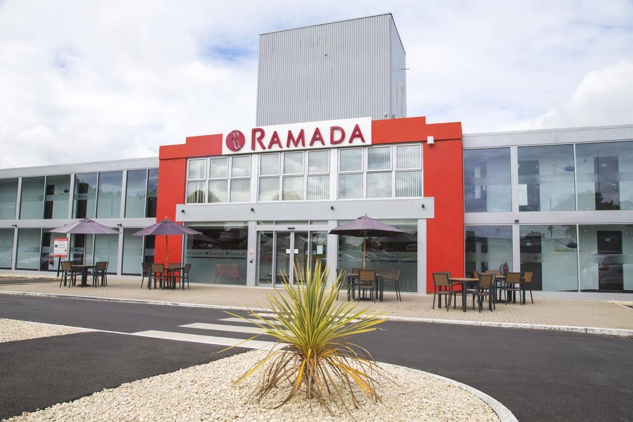 Ramada Milton Keynes Hotel Buitenkant foto